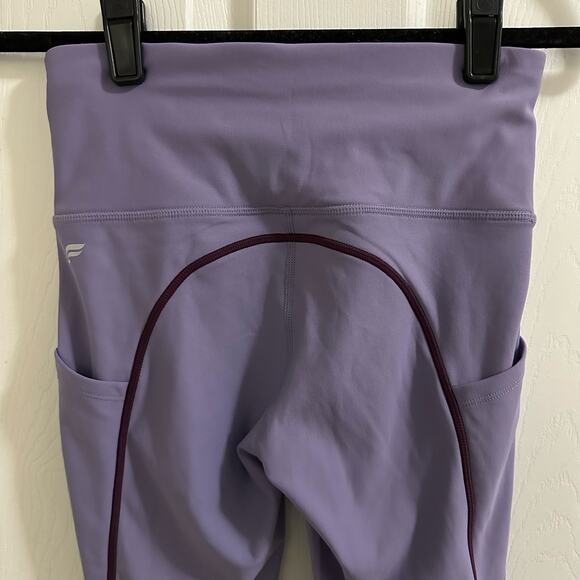 Fabletics High-Waisted Cold-Weather Pocket Legging Women’s size XS /4 Purple NWT - Picture 5 of 10
